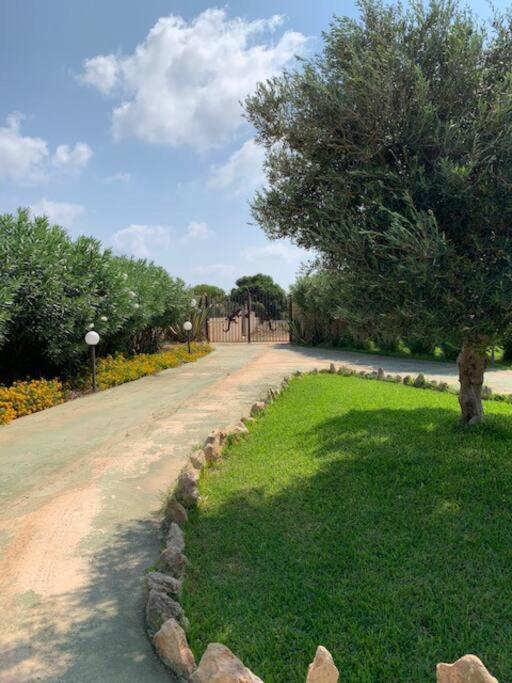 Villa Maveda, Un Dammuso Immerso Nel Verde Lampedusa Exterior photo